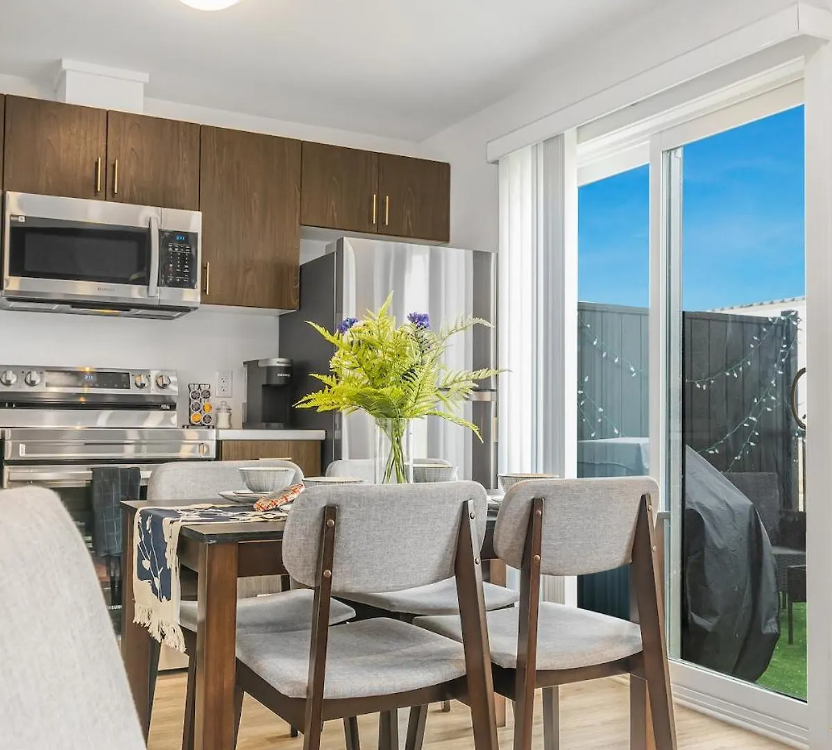 2 Bedroom At 17 Mins Walk To Falls,Patio,Bbq And Outdoor Space Niagara Falls Apartamento